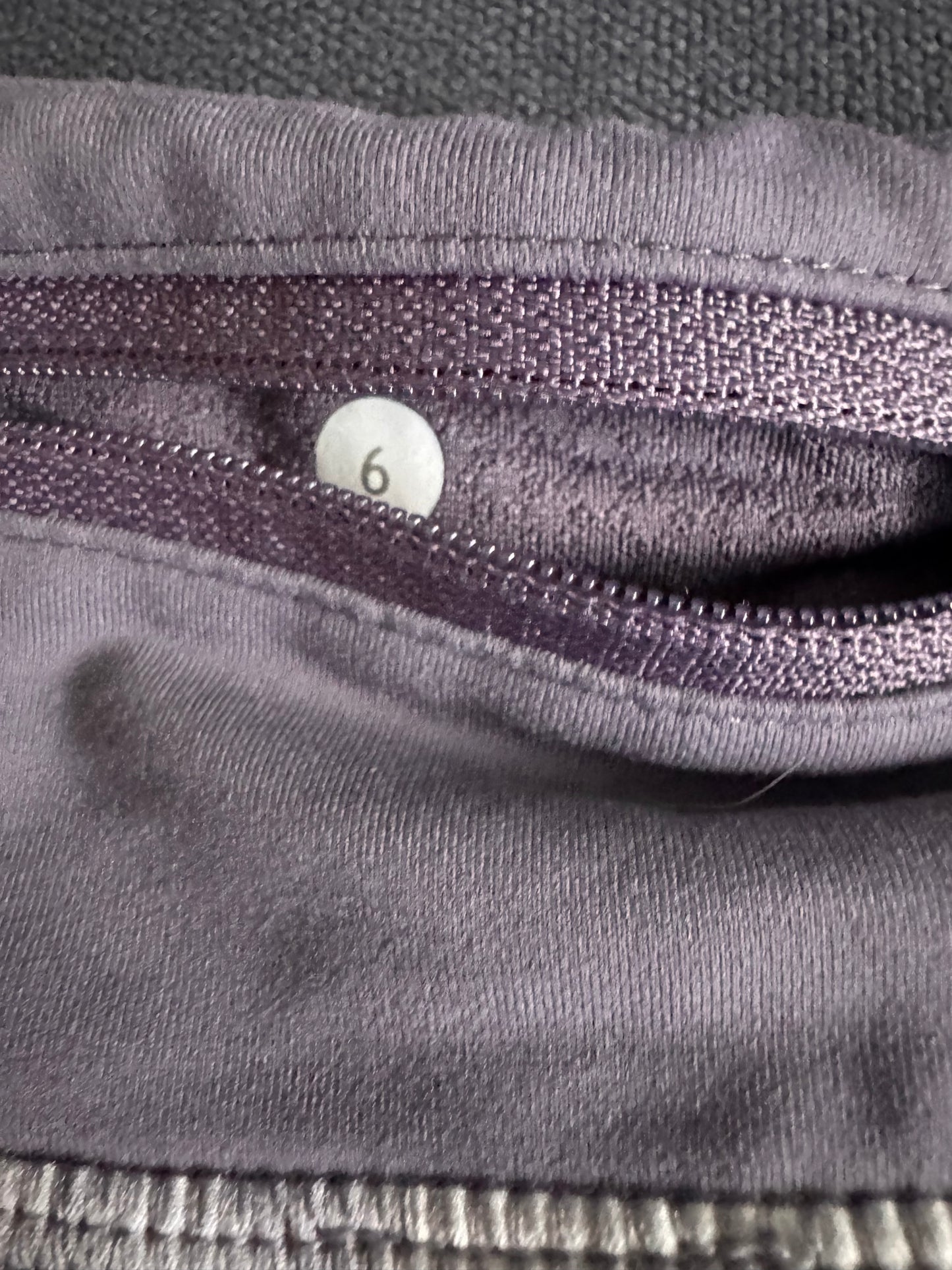 Lululemon Shorts Snowy Owl Size 6